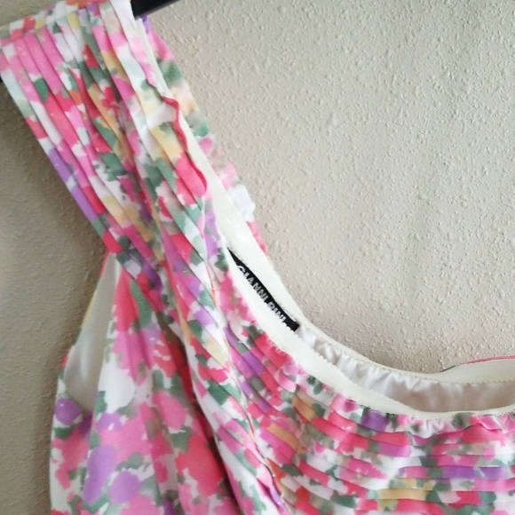 One shoulder floral dress - Picture 2 of 4